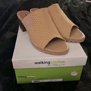 NEW Walking Cradles camel leather slides size 9 WIDE